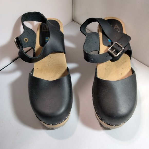 MIA Clogs EU38 Black 3-1"/4 Heel with Damaged Strap slight scuffing - Picture 2 of 9